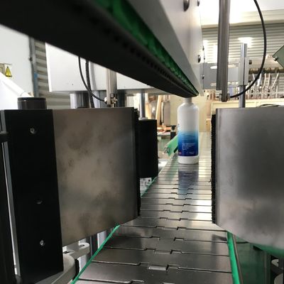 Máquina de rotulagem automática de dois lados para garrafas de plástico redondas e quadradas